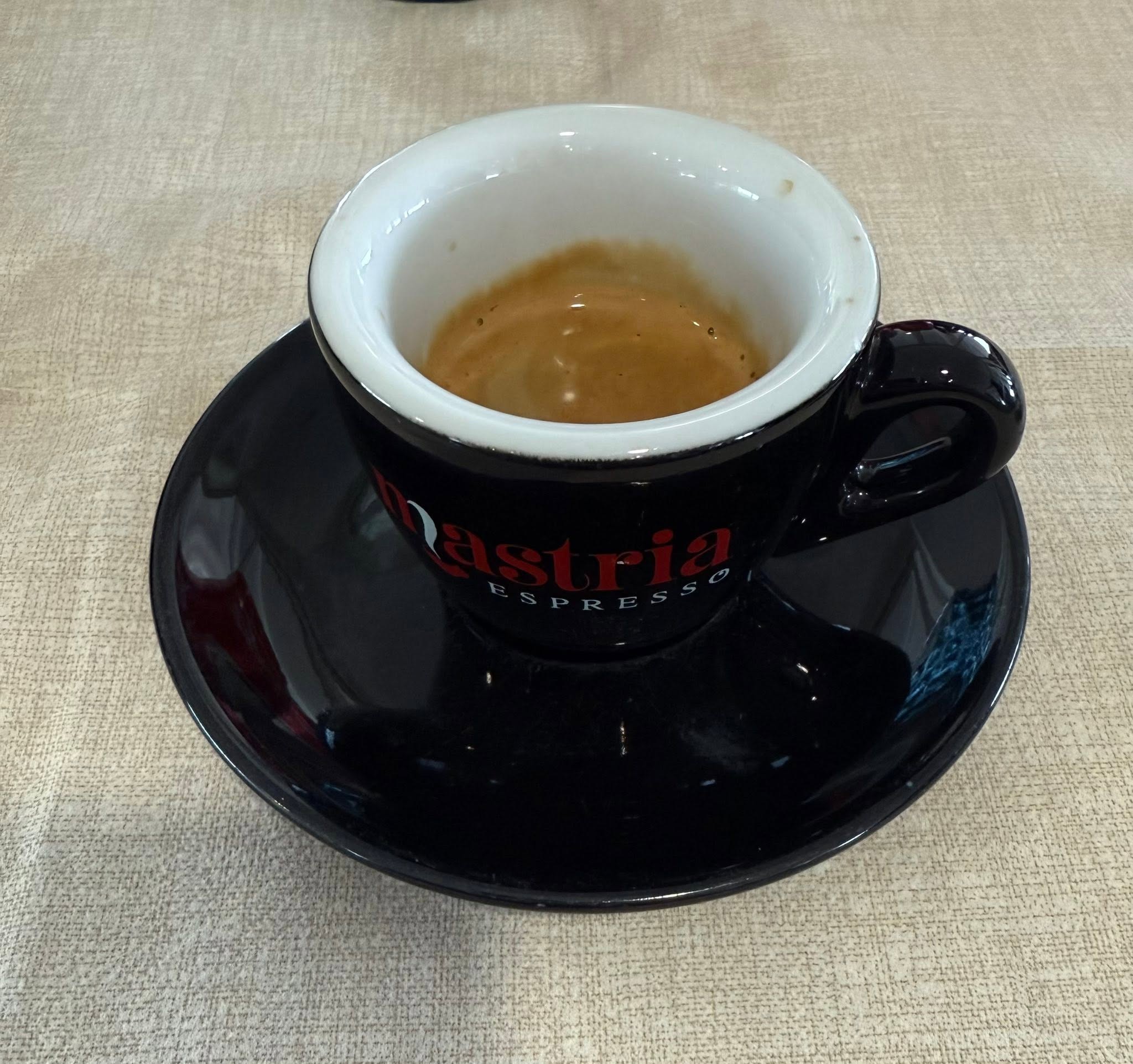 Espresso bei der Kaffeepause im Sila-Nationalpark