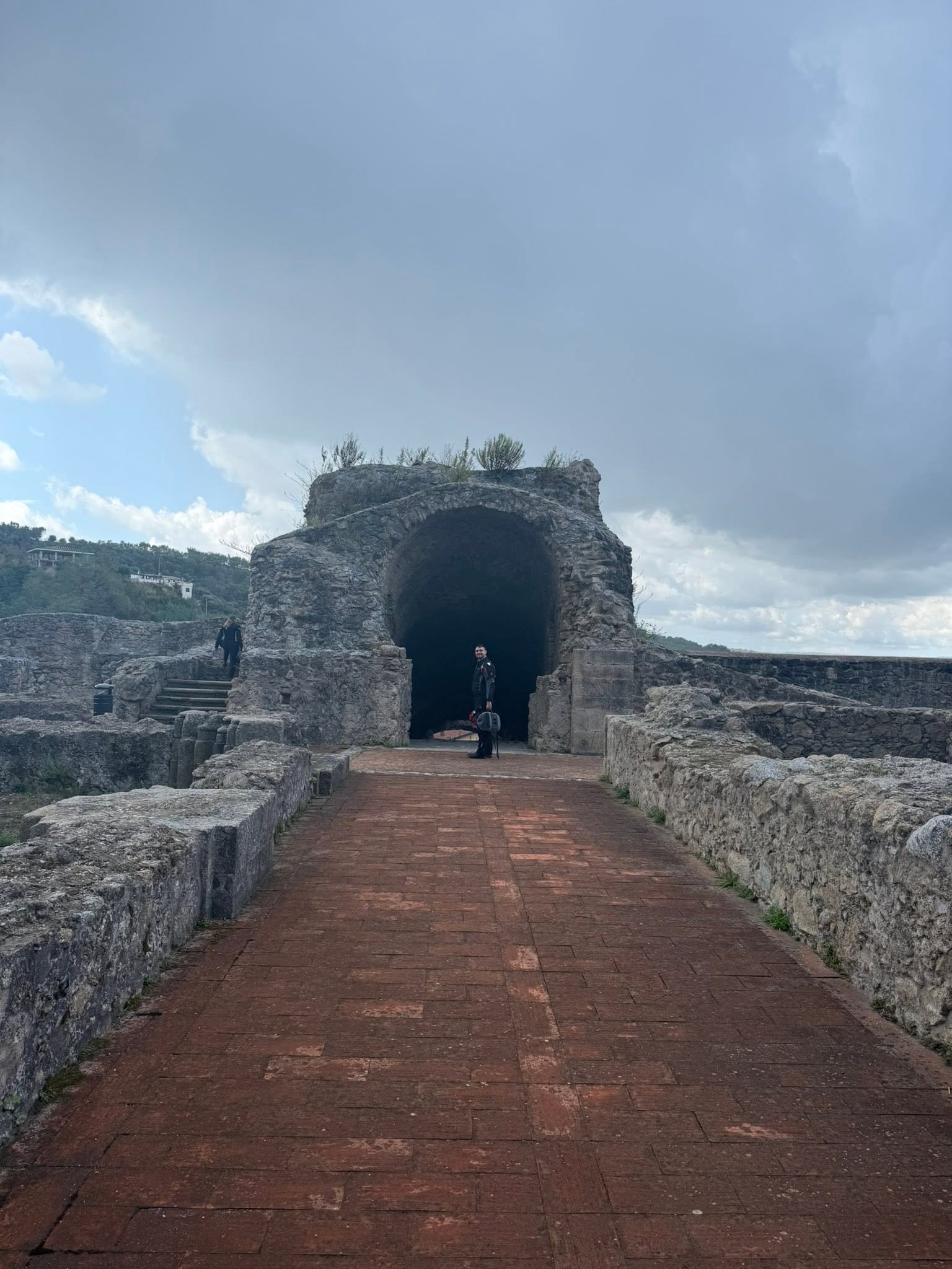 Historische Klosterruine in Soriano Calabro