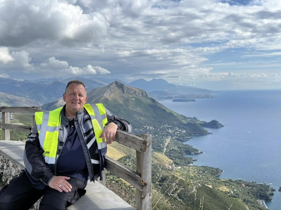 Tourguide am Aussichtspunkt oberhalb von Maratea